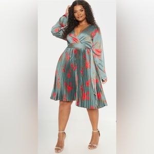 Light green floral print long sleeve pleated midi dress size 14